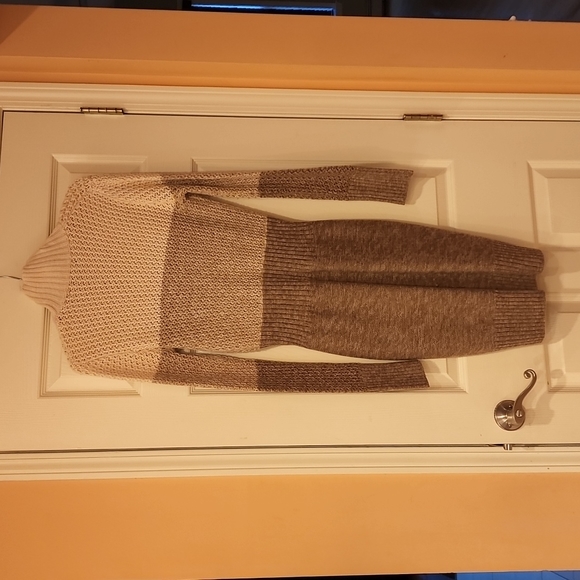 Dress - Picture 3 of 5